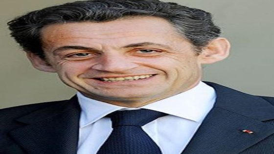 نيكولا ساركوزي يواجه سحب وسام جوقة الشرف بعد إدانته