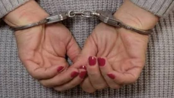 شبكة دولية وراء إيقاف سيدة أعمال مغربية بمطار أبو ظبي بتهمة تهريب الكوكايين