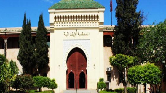 انتحال صفة أمام بوابة العدالة… سجين “الأوداية” يستقبل متهمًا بالنصب قرب محكمة مراكش