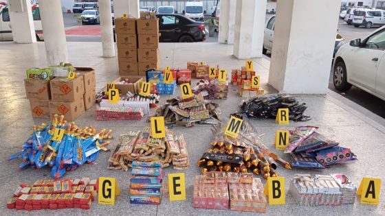 البيضاء…حجز 37 ألف وحدة من المفرقعات والشهب النارية المهربة، والتي تشكل خطرا على أمن الأشخاص والممتلكات.