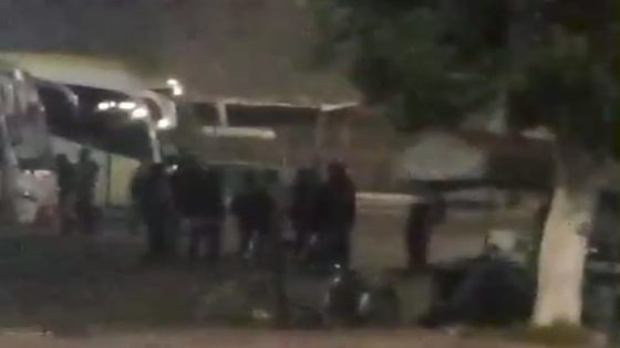 عاجل…حافلة تفرغ 60 مهاجرا افريقيا ليلا وسط دهشة الساكنة وصمت المسؤولين بتارودانت…