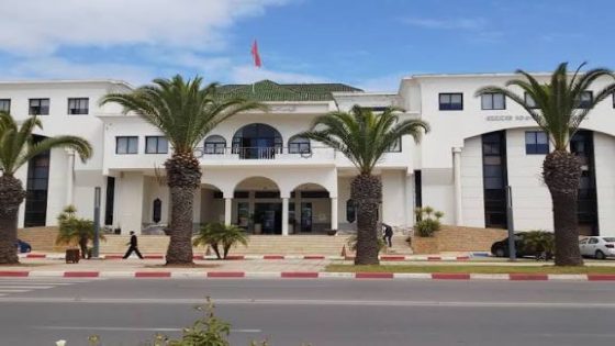 قرار قضائي يعزل مستشاراً من مجلس بوزنيقة… رسالة قوية لتعزيز الرقابة على تدبير الشأن المحلي
