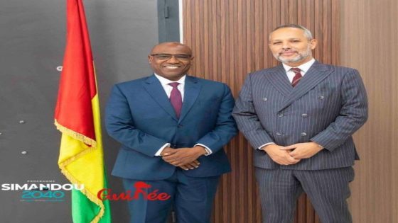 تعزيز الشراكة الاستراتيجية: سفير المغرب بكوناكري يتباحث مع وزير البنية التحتية الغيني حول برنامج “سيماندو 2040”