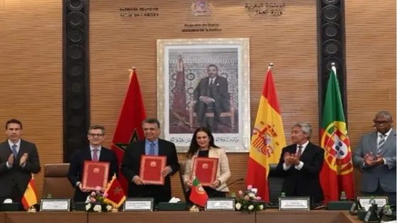 المغرب وإسبانيا والبرتغال يوقعون مذكرة تفاهم لتعزيز التعاون القضائي استعداداً لمونديال 2030.  