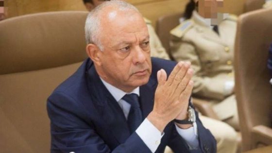مطالب بإيجاد تسوية قانونية لعودة أصحاب البراسولات إلى شاطئ عين الذئاب حفاظاً على الخدمات الصيفية