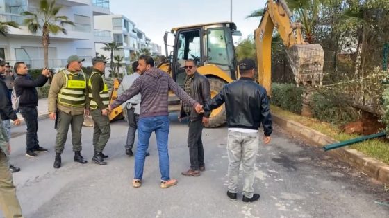 السلطات المحلية بدار بوعزة تواصل تحرير الطرق العمومية لمكافحة السطو على الملك العام