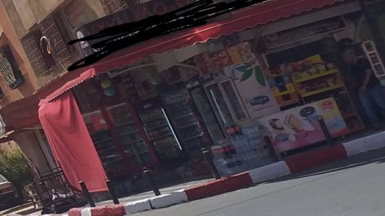 سكان حي المحاميد يطالبون بوقف فوضى محل لبيع التبغ يشتغل دون انقطاع