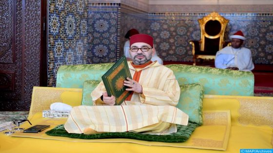 الملك محمد السادس يطلع على فتوى الزكاة ويأذن بنشرها للعامة