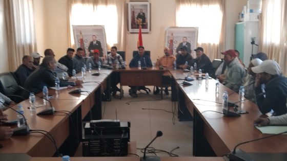 اجتماع تشاوري بجماعة لمزوضية يسلّط الضوء على إشكالات الماء ويجمع فعاليات المجتمع المدني+صور