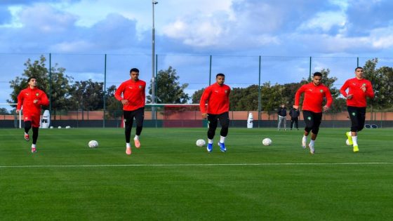 المنتخب الوطني يرفع نسق التحضيرات قبل موقعة الكاميرون +صور